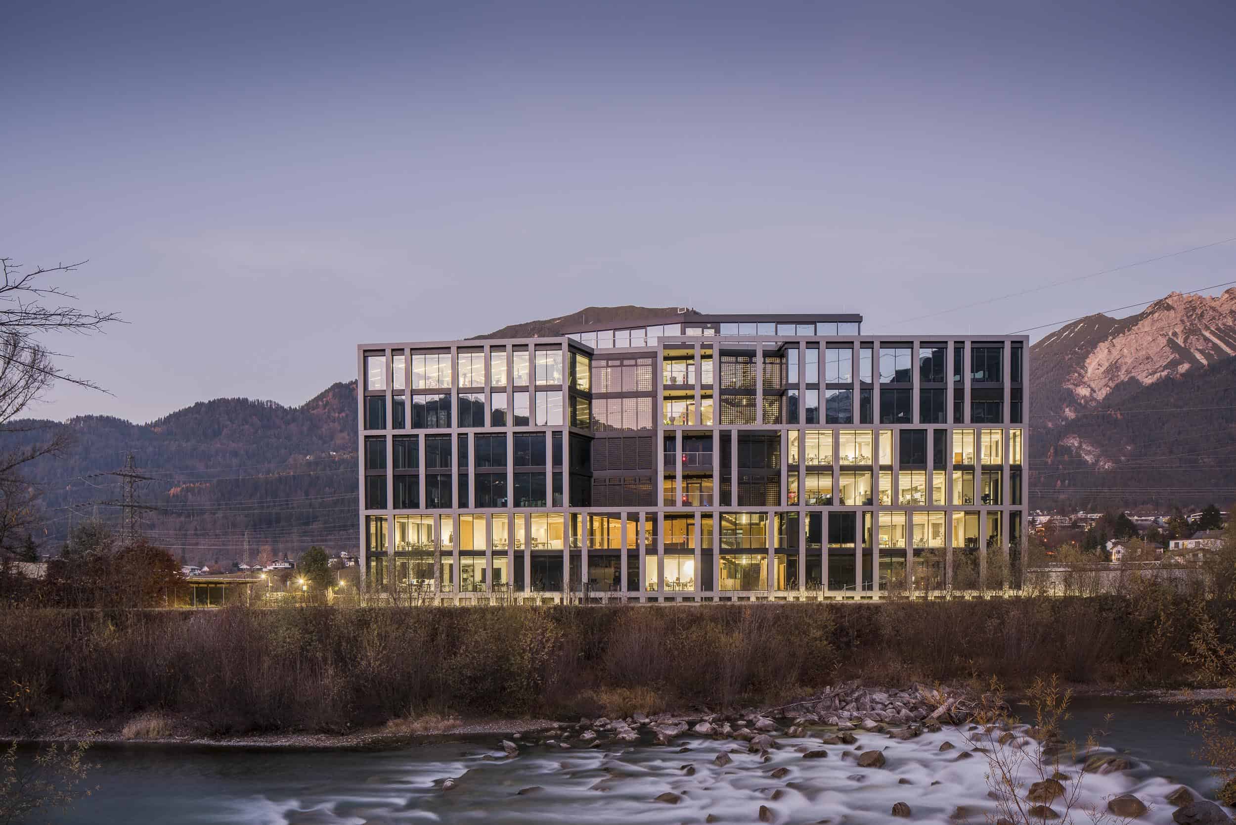 Bürogebäude B12